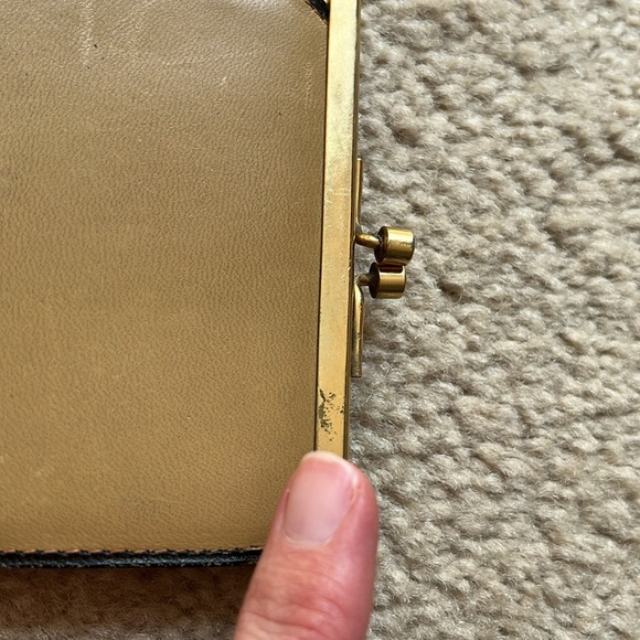 Vintage Holt Renfrew Tan Leather Wallet with Gold Hardware and Black Trim - Picture 8 of 12